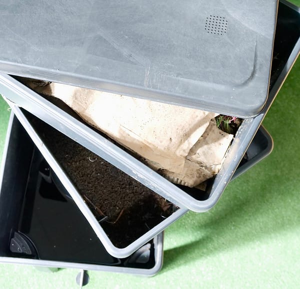 Vermicompostor de tabuleiros de plástico reciclado - Image 2